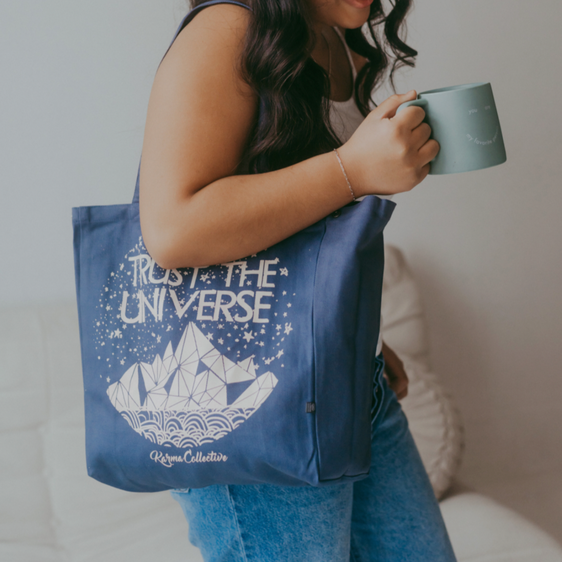 Trust the Universe tote bag Medium